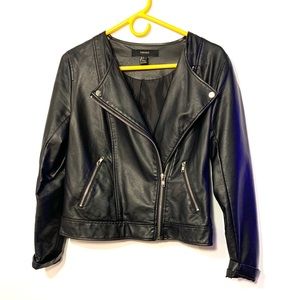 𝘉𝘭𝘢𝘤𝘬 𝘭𝘦𝘢𝘵𝘩𝘦𝘳 𝘫𝘢𝘤𝘬𝘦𝘵